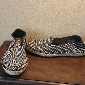 Dolce Vita boho black & tan slip on flats